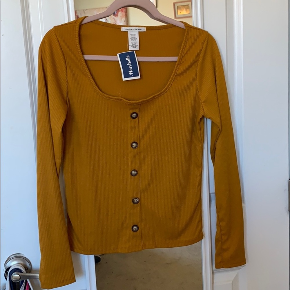 Scoop neck long sleeved